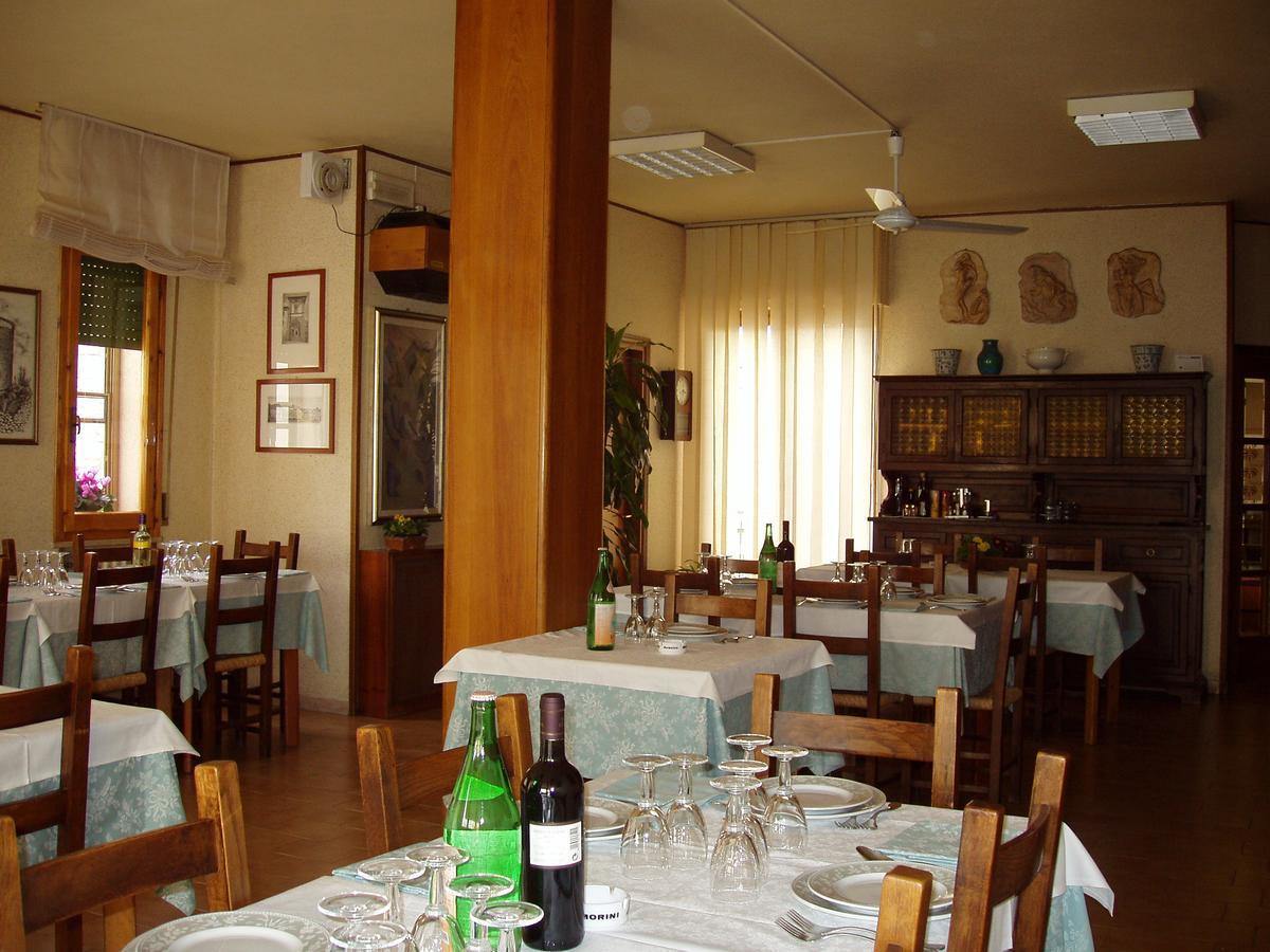 Albergo Ristorante Taverna Dalla "Lisina" Sansepolcro Exterior photo